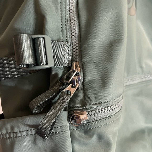 Lululemon backpack - Picture 4 of 9